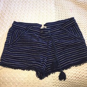 Cute comfy stripped shorts